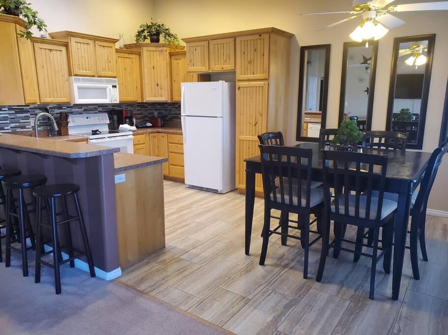 I Powell 3br, Jacuzzi, Bbq, Firepit